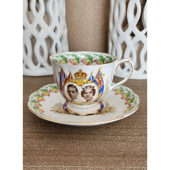 Vintage Royal Albert Loyalty Cup & Saucer Commemorative Set - Picture 6 of 9